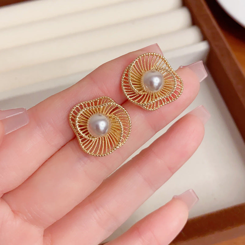 Elegant Hollow Metal Pearl Petal Stud Earrings – French Retro Design