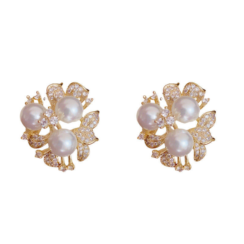 Luxury Full-Zircon Leaf & Pearl Earrings – Elegant Floral Design