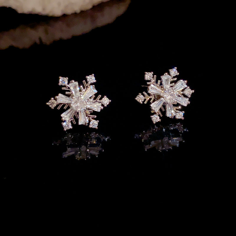 S925 Rotating Snowflake Stud Earrings - Elegant Winter Style