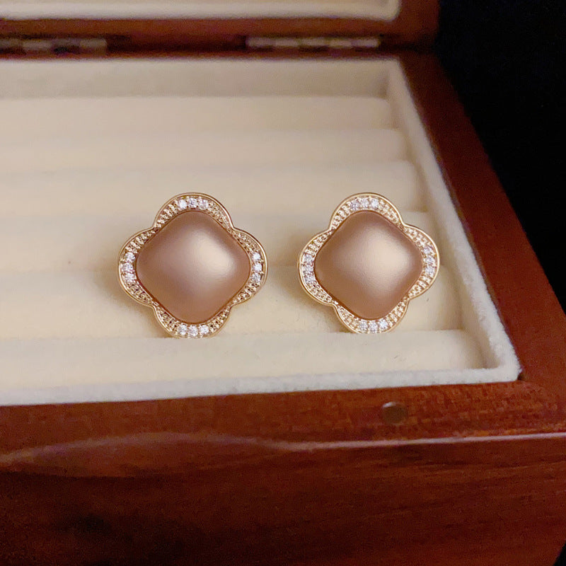 14K Gold-Plated Brown Pearl Four-Leaf Stud Earrings - Vintage Style