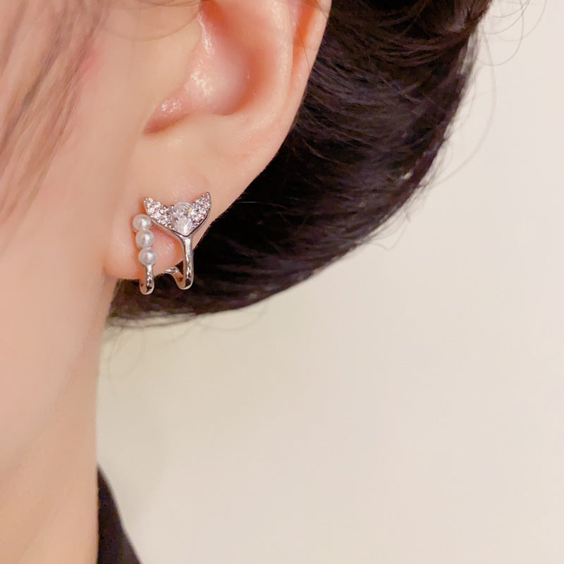 Gold/Silver Pearl Zircon Fishtail Stud Earrings – Elegant Design