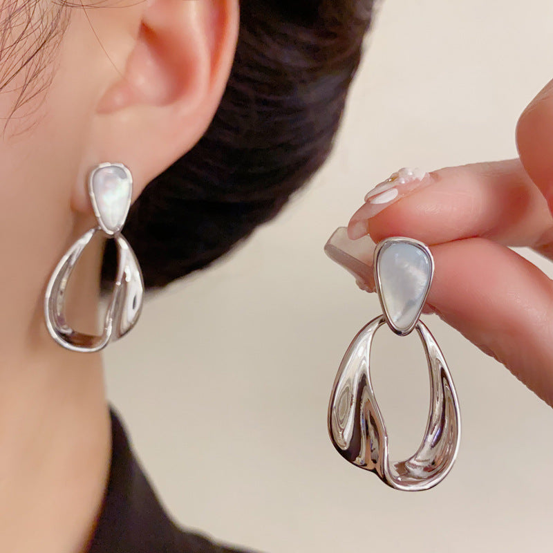 Luxury Mother-of-Pearl Irregular Metal Drop Earrings – Elegant Design