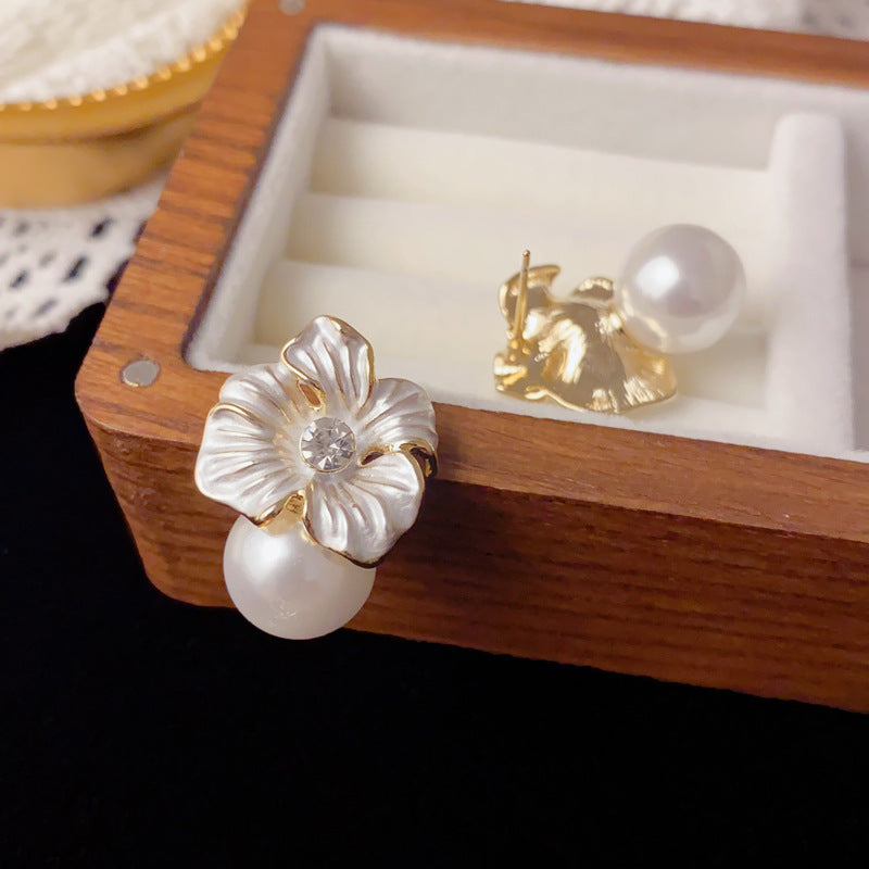 Luxury White Petal Pearl Stud Earrings – Floral Design