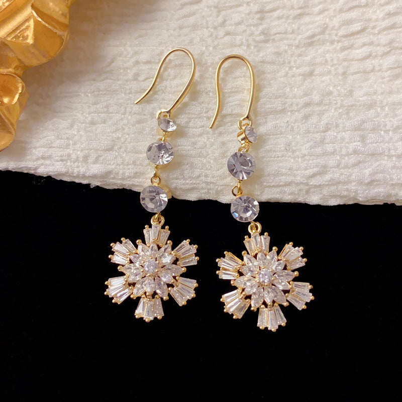 Luxury Full-Zircon Snowflake Tassel Drop Earrings – Elegant Design