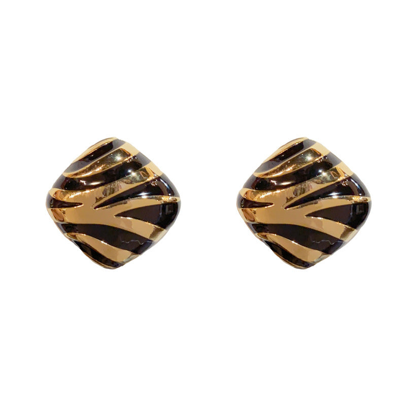 14K Gold-Plated Striped Square Earrings - Chic and Timeless Design