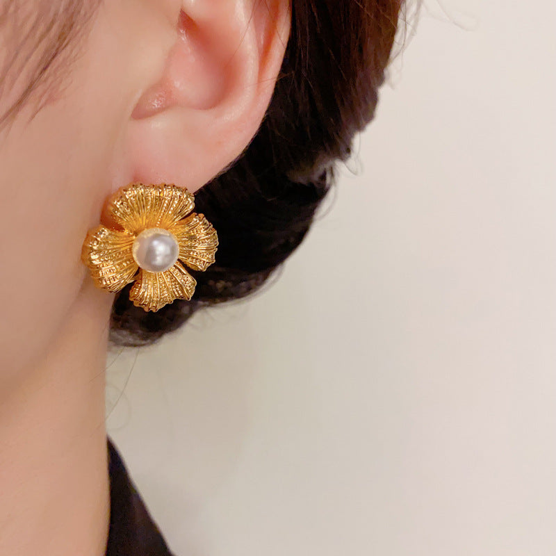 18K Gold Plated Pearl Flower Stud Earrings - Vintage Minimalist Design