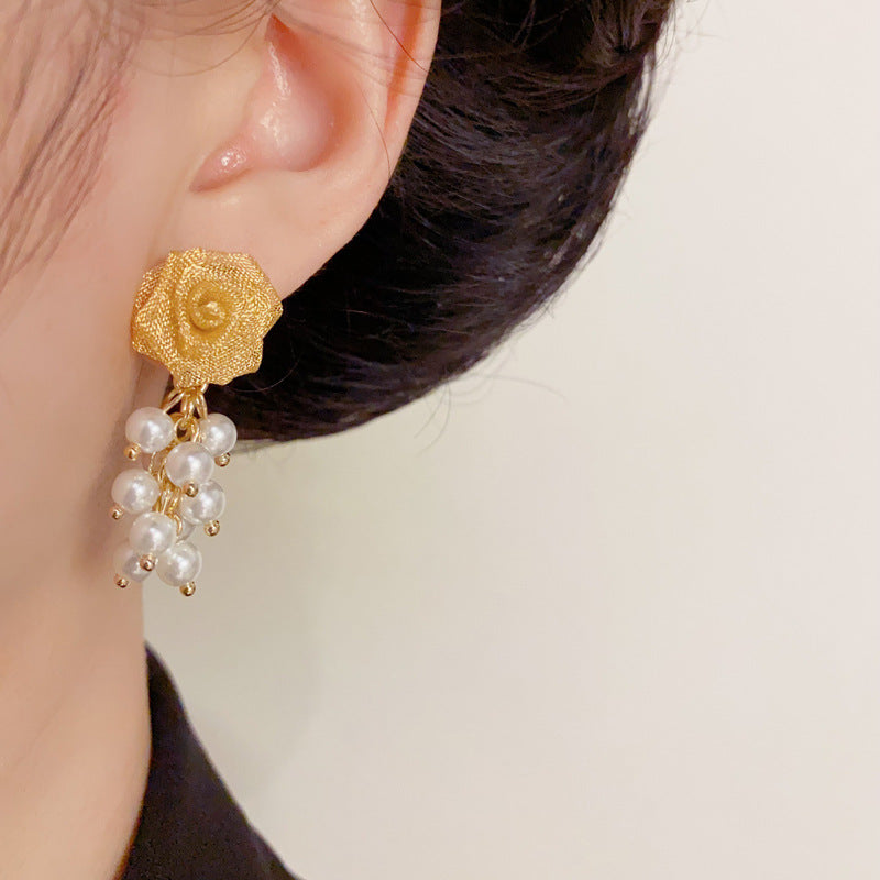 Luxury Mesh Rose & Pearl Tassel Drop Earrings – Elegant Floral Design