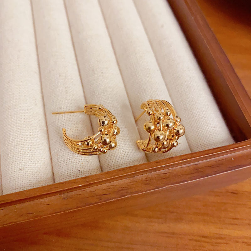 Elegant Metal Beaded C-Hoop Earrings – French Retro Design