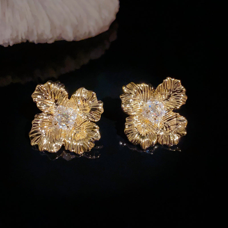 14K Gold-Plated Metal Petal Stud Earrings - Elegant Floral Design