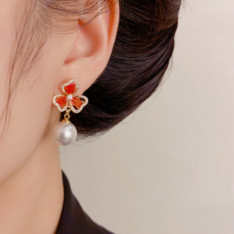 Luxury Micro-Inlaid Zircon Red Clover Pearl Drop Earrings – Floral Design