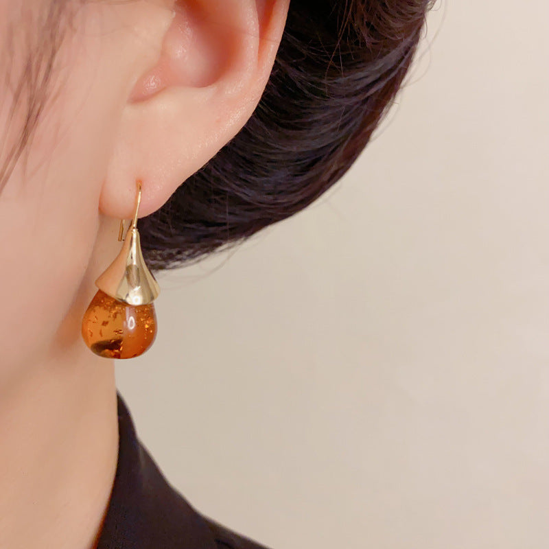 Elegant Imitation Amber Resin Drop Earrings – Unique Geometric Design