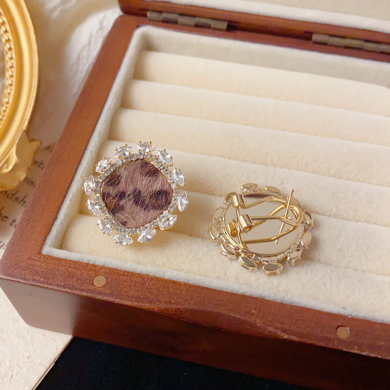 Elegant Leopard Pony Hair Rhombus Stud Earrings – Geometric Design