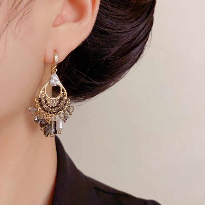 Luxury Hollow Teardrop Tassel Drop Earrings – Elegant Design