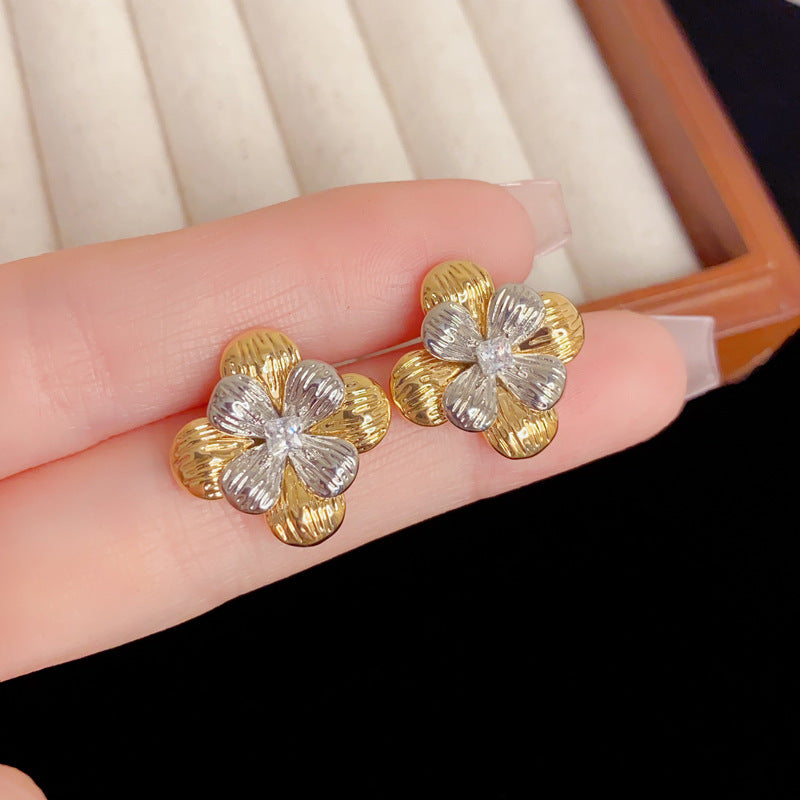 Eaioncol Two-Tone Metal Petal Stud Earrings Gold