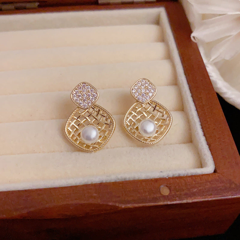 Luxury Zircon Openwork Pearl Geometric Earrings – Elegant Design