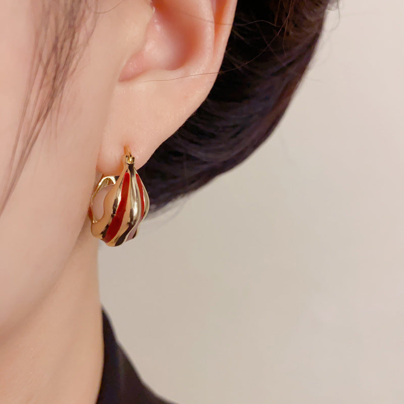 Elegant Drip-Oil Irregular Pearl Earrings – French Retro Design