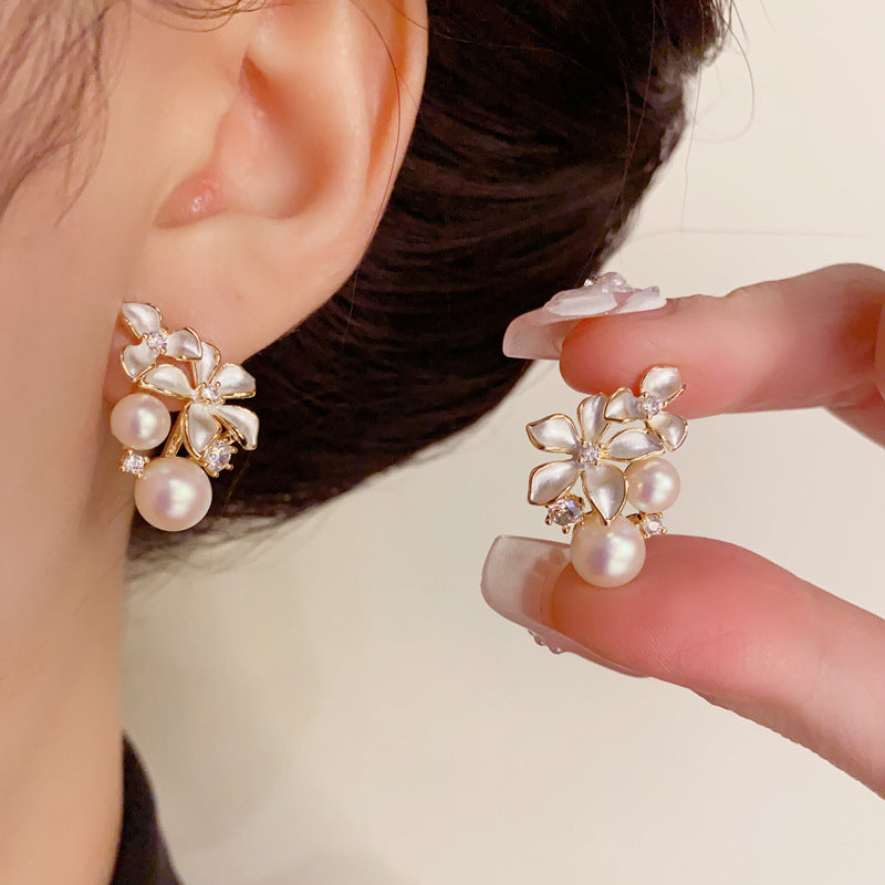 14K Gold-Plated Diamond Inlay Flower Pearl Stud Earrings - Elegant Design