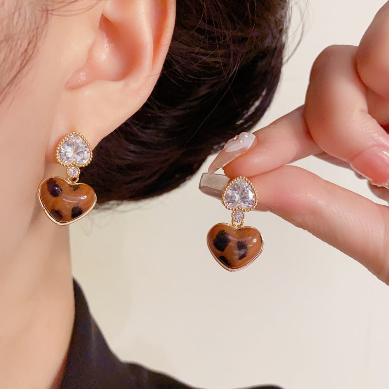 Luxury Zircon Leopard Print Heart Drop Earrings – Elegant Design
