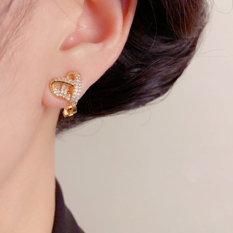 Elegant Full-Zircon Heart Ear Clip – Non-Piercing Clip-On Design