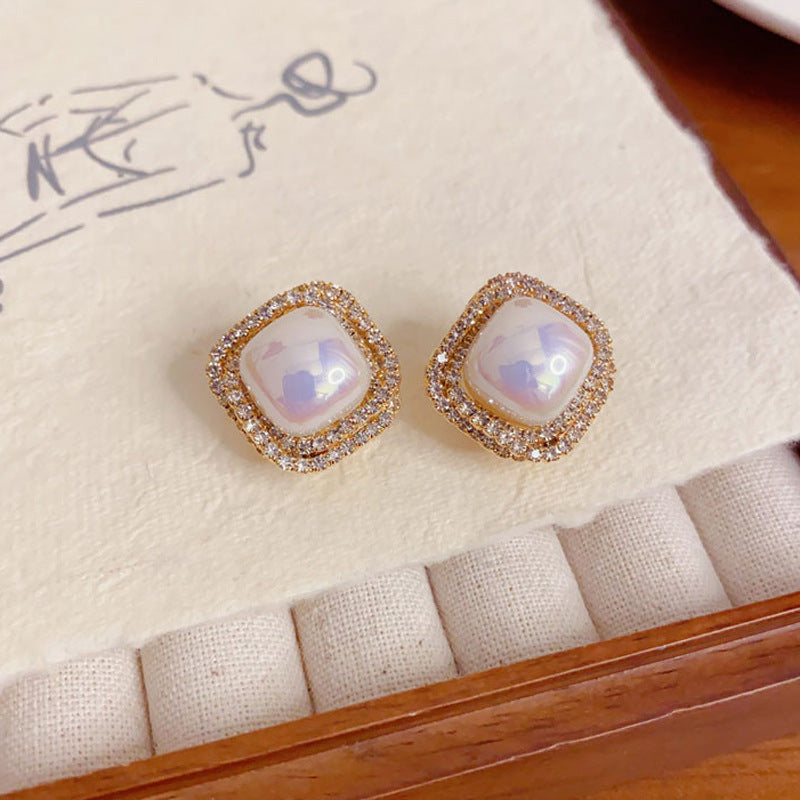 Elegant Zircon Rhombus Pearl Stud Earrings – Geometric Design