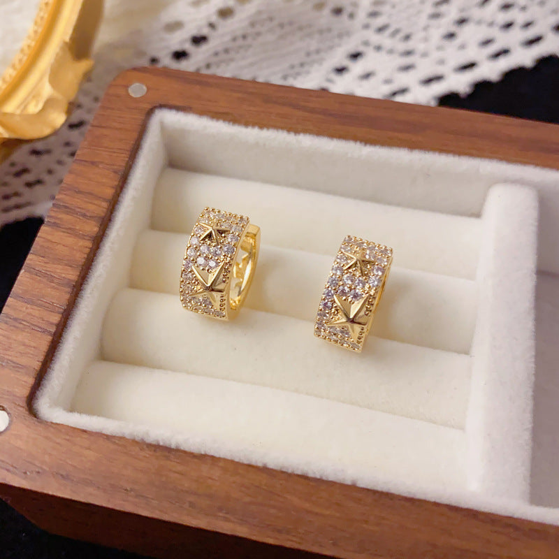 Luxury Full-Zircon Starburst Ear Cuff – Minimalist Design