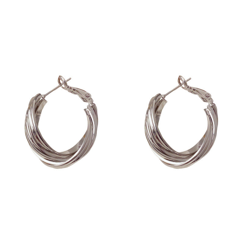 18K Gold Luxury Twisted Metal Mini Hoop Earrings – Elegant Design