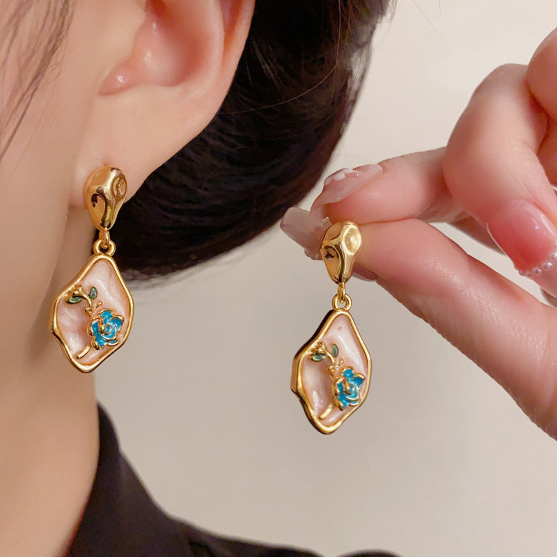 Elegant Irregular Rhombus Petal Drop Earrings – French Retro Design