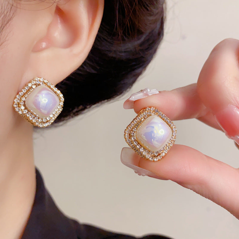 Elegant Zircon Rhombus Pearl Stud Earrings – Geometric Design