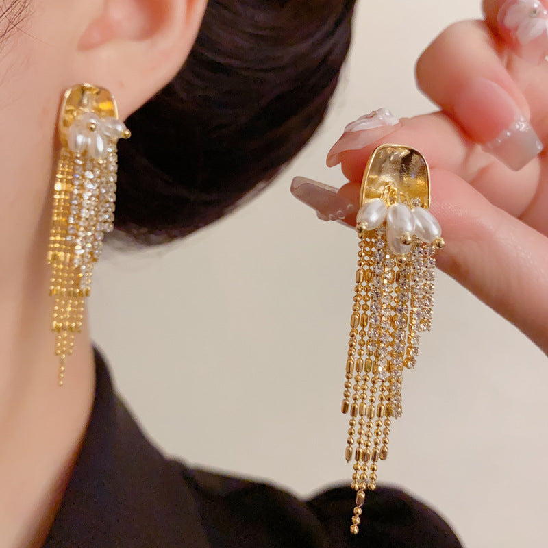 Luxury Metal Pearl Full-Zircon Tassel Drop Earrings – Elegant Design