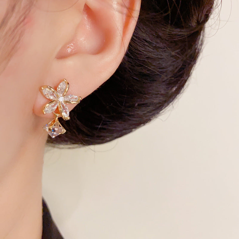 Luxury Full-Zircon Flower Drop Earrings –  Elegant Floral Design