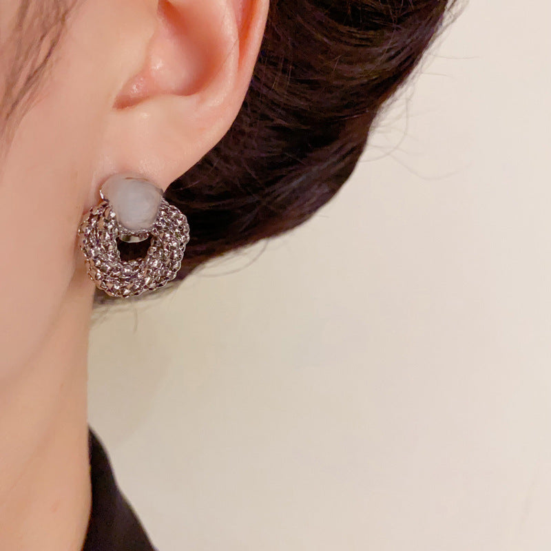 Luxury Twisted Metal Round Ring Stud Earrings – Elegant Design