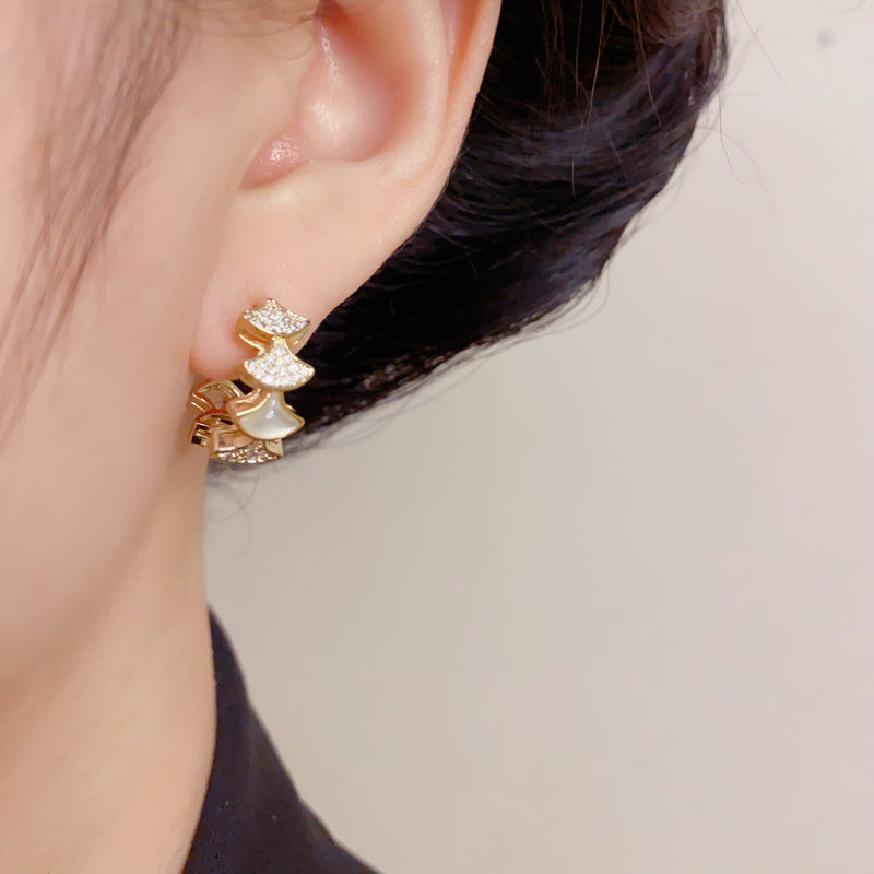 Elegant Zircon Mother-of-Pearl Fan Hoop Earrings – Geometric Design