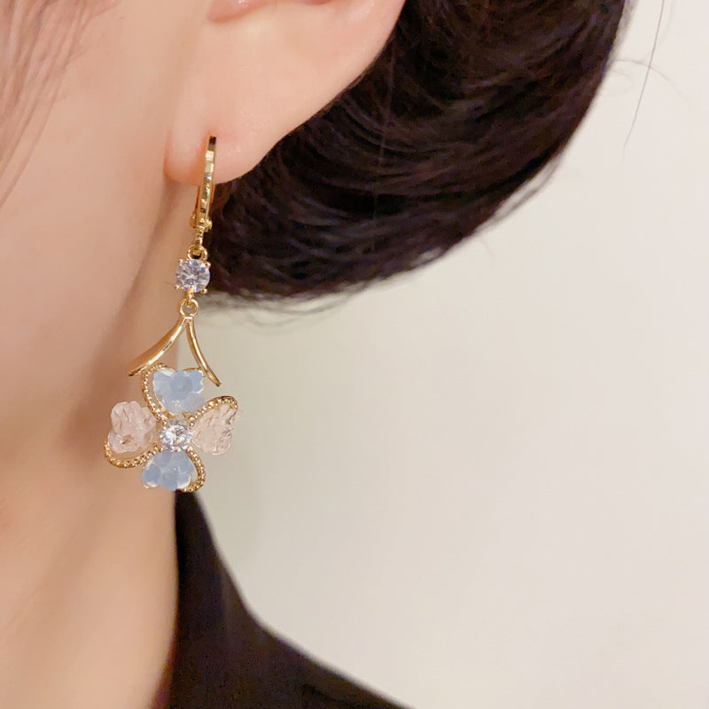 14K Gold Sweet Zircon Heart & Flower Tassel Earrings – Elegant Design