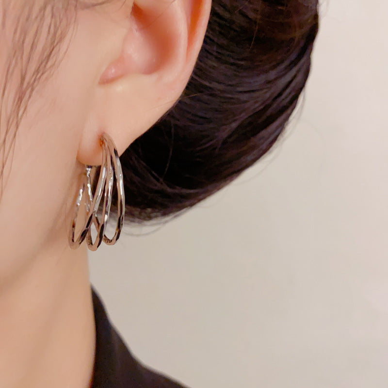 Elegant Triple Circle Metal Ear Cuff Earrings – Geometric Design