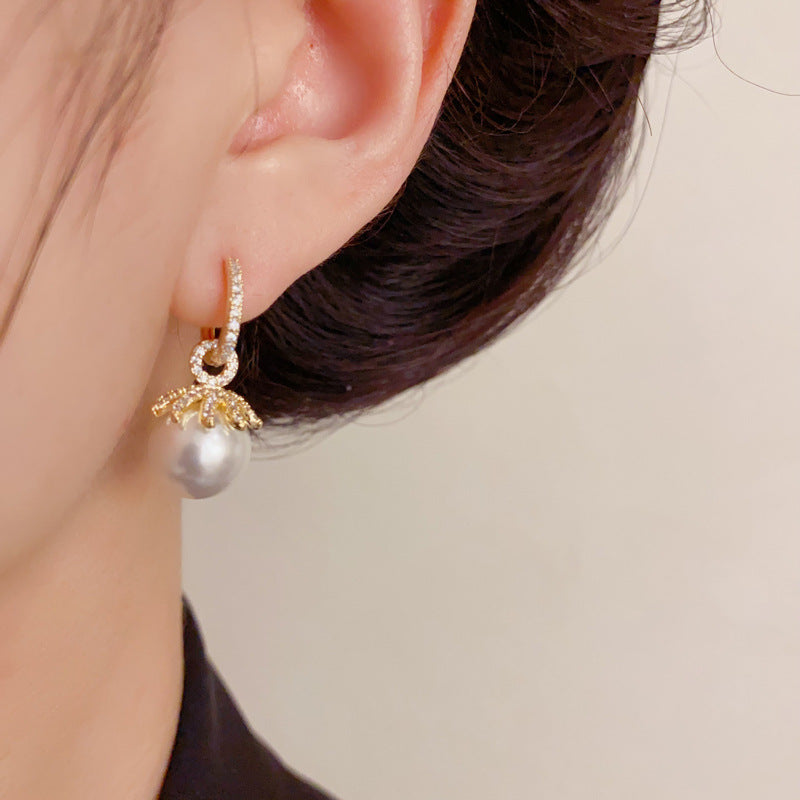 Elegant Dual-Wear Zircon Petal Pearl Earrings – Geometric Design