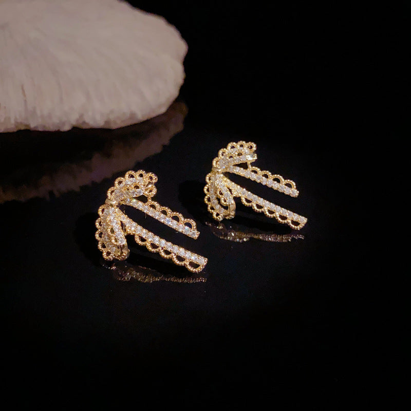 Luxury Zircon Lace-Edge Bow Stud Gold Earrings – Elegant Design