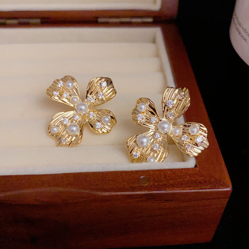 14K Gold-Plated Pearl Flower Earrings - French Vintage Elegance