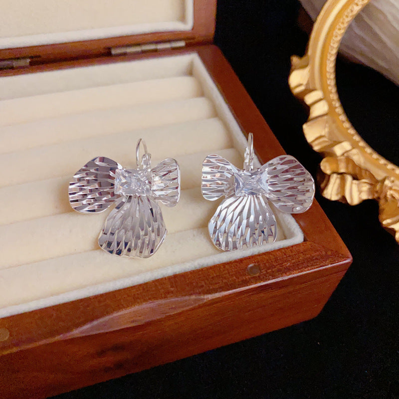 16K Gold Elegant Zircon Textured Petal Earrings – Floral Design