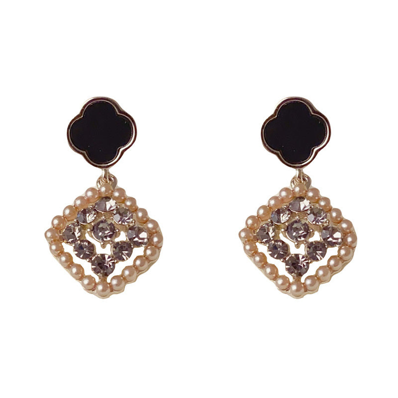 Luxury Geometric Square Pearl Drop Earrings – Minimalist Design