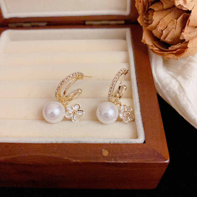 Luxury Zircon Flower & Pearl Drop Earrings – Elegant Floral Design