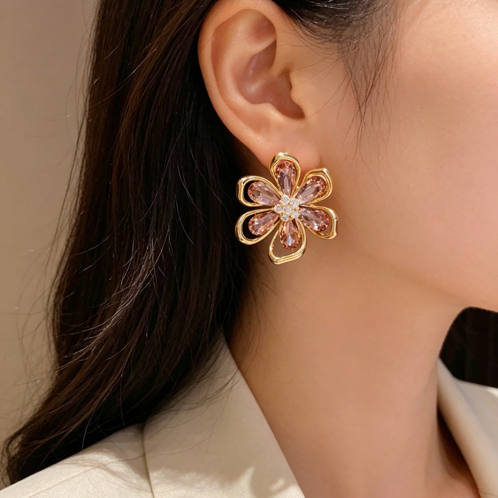 Eaioncol Openwork Petal CZ Stud Earrings Gold