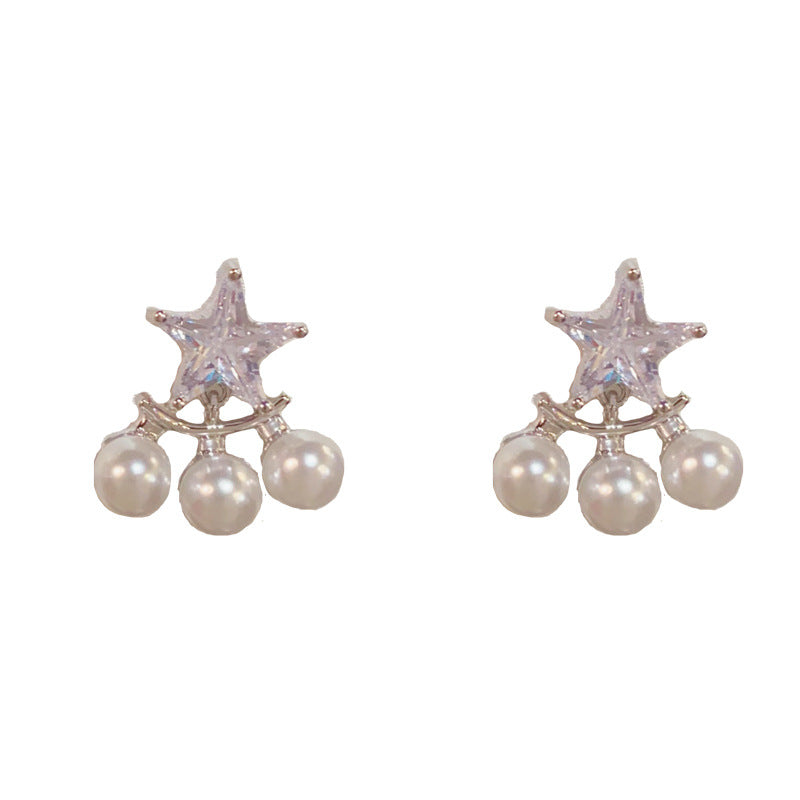 Elegant Star Pearl Stud Earrings – Minimalist Design