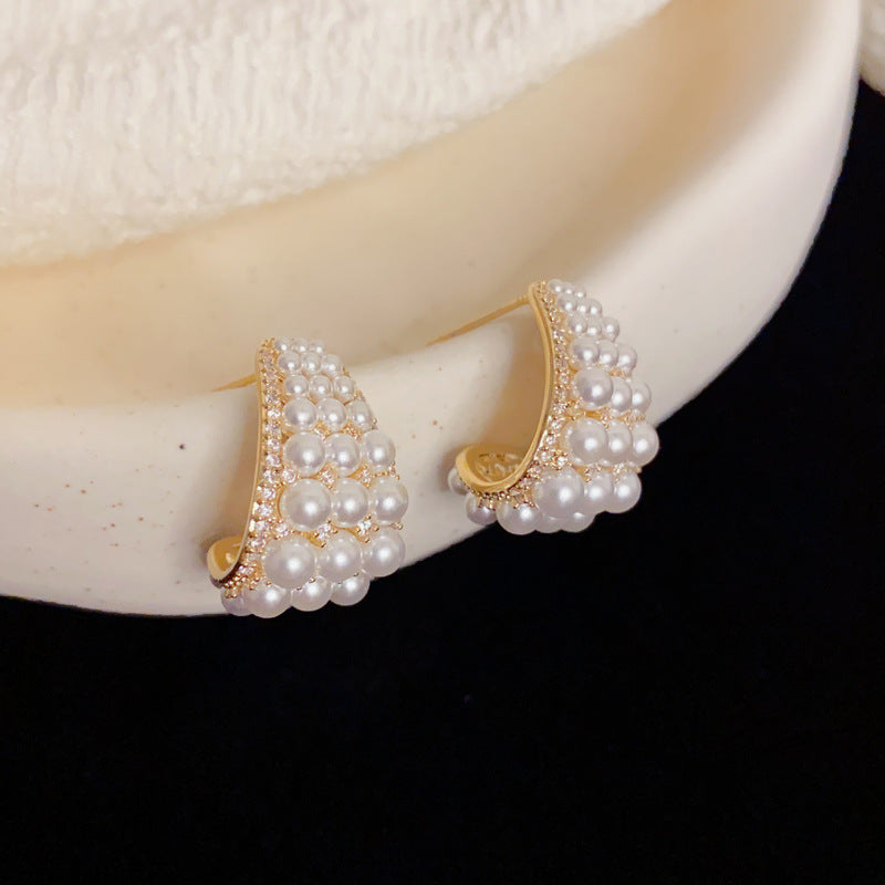 Elegant Pearl Geometric Stud Earrings – Geometric Minimalist Design