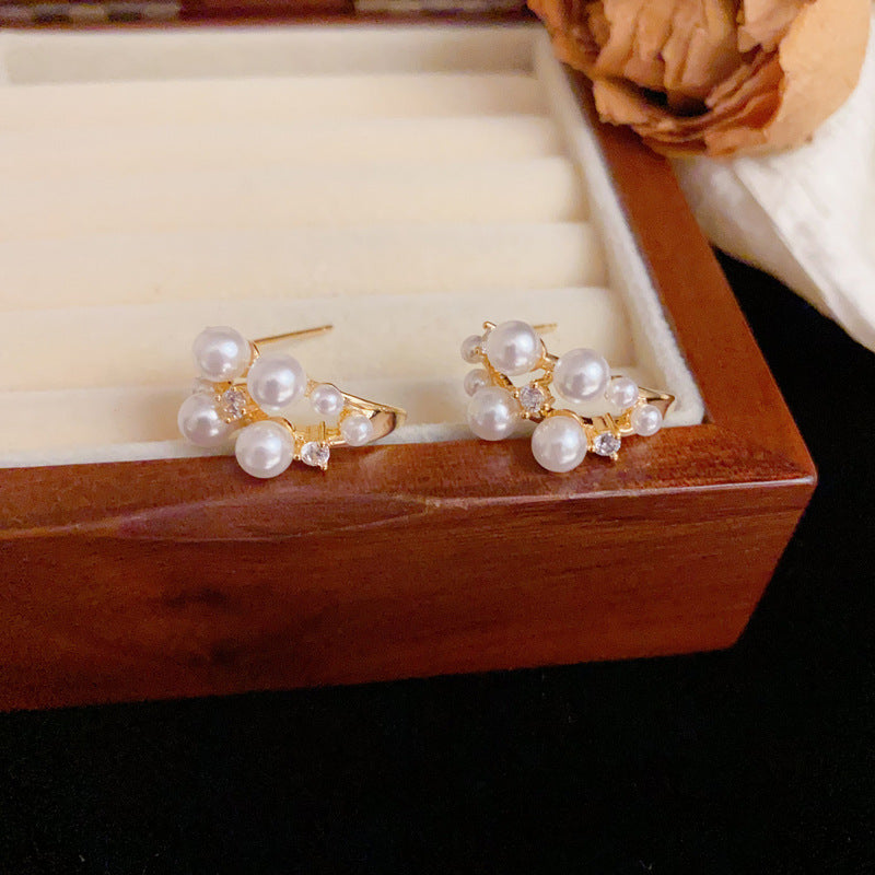 Luxury Zircon & Pearl C-Shaped Hoop Earrings – Geometric Design
