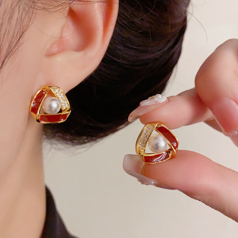 Rhinestone Pearl Triangle Stud Earrings – Elegant Design