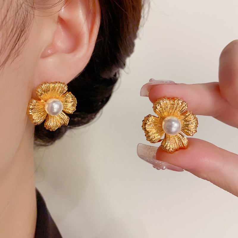 18K Gold Plated Pearl Flower Stud Earrings - Vintage Minimalist Design