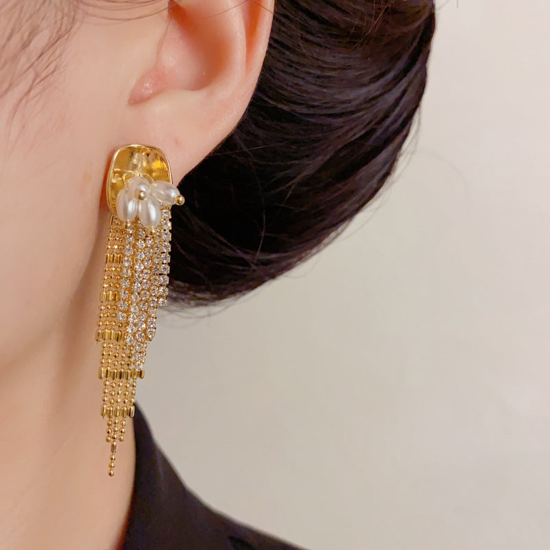 Luxury Metal Pearl Full-Zircon Tassel Drop Earrings – Elegant Design