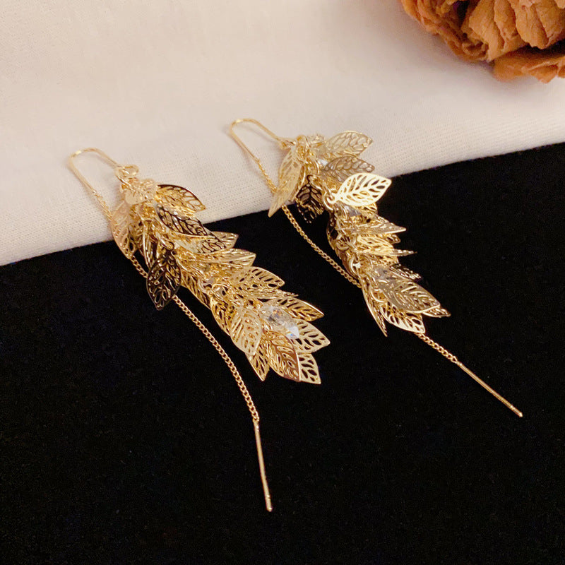 Luxury Hollow Metal Leaf Tassel Ear Threader Earrings – Elegant Design