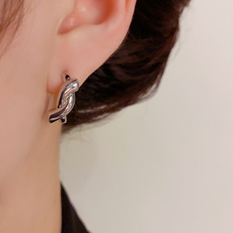 Luxury Metal Knotted Ear Cuff Earrings – Geometric Elegant Design