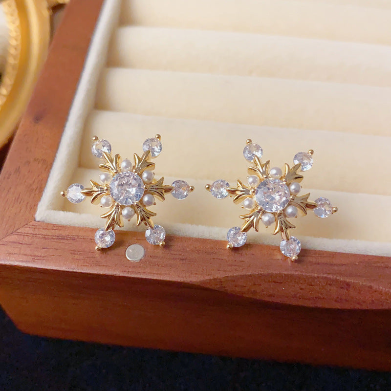 Elegant Full-Zircon Pearl Snowflake Stud Earrings – Sparkle Design
